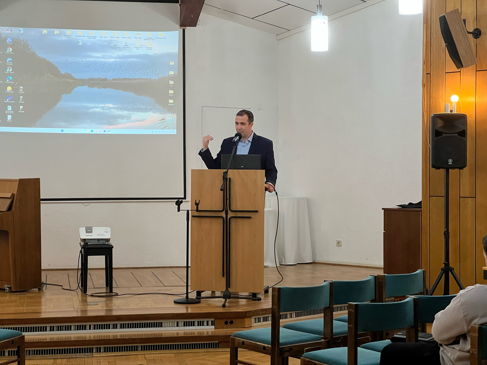Павел Антонов